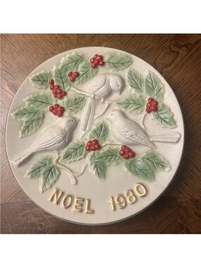 Beautiful Painted Jim Beam NOEL 1980 Christmas Collector Plate Signed By Artist